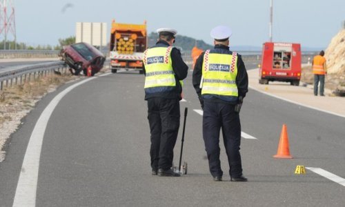 U sudaru na A1 kod Brinja pet ozlijeđenih