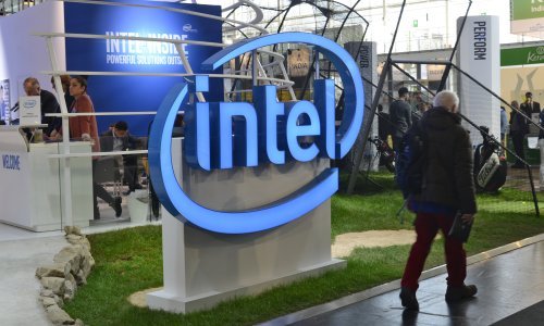 Tehno divovi pogurali Wall Street za više od jedan posto, cijena nafte pale, dolar oslabio