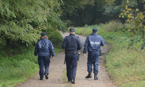 Dvoje mrtvih na granici s BiH mještani su obližnjeg sela, policija još istražuje uzrok smrti