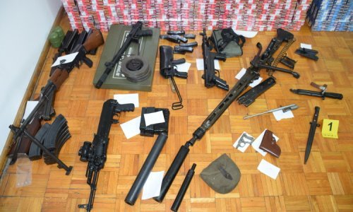 Skuterom po Zagrebu razvozio ilegalne cigarete i lijekove za potenciju, a u pretresu kuće mu je pronađena i gomila oružja