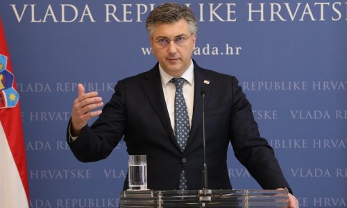 Banski dvori bez komentara na nagađanja o rekonstrukciji Vlade