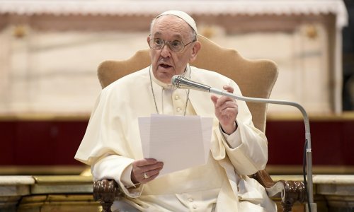 Papa Franjo u novoj knjizi: 'Boli me kada se ljudi iz Crkve voze u luksuznim automobilima, daleko od toga da pružaju primjer siromaštva'