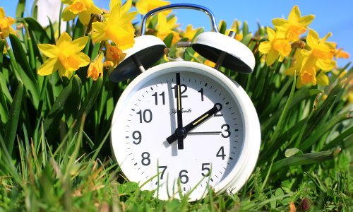 Sljedeći vikend počinje ljetno računanje vremena, satove pomičemo sa 2 na 3