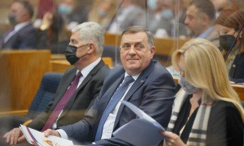 Cvijanović odbija optužbe Londona, Džaferović poziva i EU da reagira
