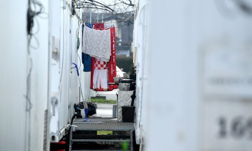 Zatvoreno kontejnersko naselje u petrinjskom naselju Češko Selo