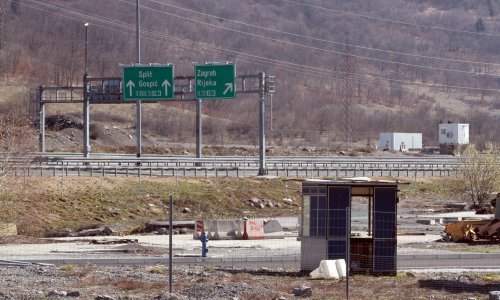 Požar uz autocestu A1 kod Žute Lokve, vozi se uz ograničenje