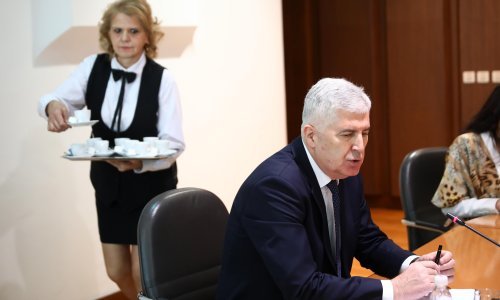 BiH: Hrvatski zastupnici traže hitnu istragu o prijetnjama smrću Čoviću i Tadiću