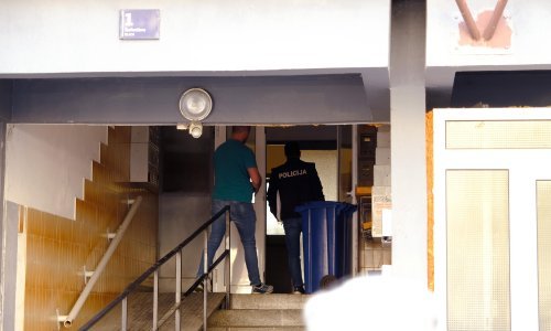 [FOTO] Pronađeno tijelo žene u stanu na Trešnjevci, policija sumnja na ubojstvo