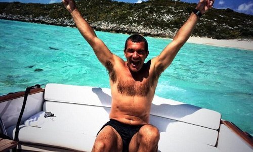 Latino zavodnik pokazao tijelo iz snova