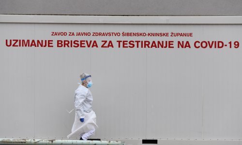 U Hrvatskoj 961 novi slučaj zaraze, umrlo 11 osoba. Ukupno je od posljedica covida-19 preminulo 15.520 osoba