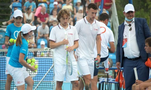 Hrvatski su se reprezentativci dobro zabavili s reketima u ruci; Perišić i Kramarić pobijedili Modrića i Kovačića, a onda se javio i Rakitić