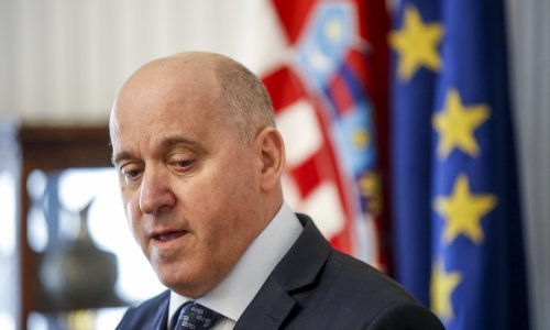 Bačić o sukobu u Klubu HDZ-a: To su naklapanja, Klub podržava Vladu i premijera