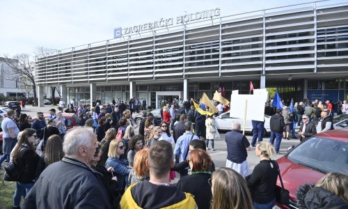 Prosvjed protiv otkaza u Holdingu, sindikati traže smjenu Uprave