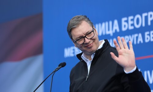 Vučiću pobjeda u prvom krugu, vladajućima većina u parlamentu