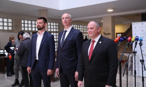 Pravni stručnjak kontra mišljenja ministarstva: Ako drugi zamjenik nije podnio ostavku on ostaje zamjenik gradonačelnika