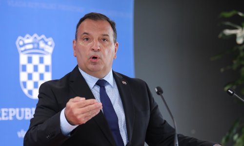 Beroš potvrdio: Razmišljamo o popustu na dopunsko zdravstveno osiguranje za one koji se cijepe