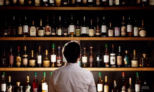 Tajanstveni Pat dobio je milijune dolara za svoju kolekciju viskija