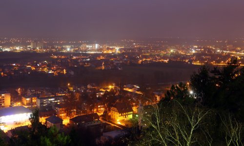 Istraga u Karlovcu: 85-godišnjak pokušao ubiti sina na spavanju