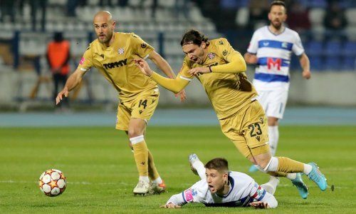 [ANKETA] Je li sudac Fran Jović trebao dosuditi jedanaesterac za Hajduk nakon prekršaja na Krovinoviću?