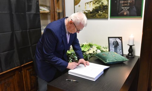 [VIDEO/FOTO] Lovački savez komemoracijom se oprostio od svog dugogodišnjeg predsjednika Đure Dečaka
