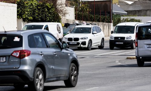 Pada prodaja novih vozila, kupci sve više zaobilaze dizelaše i okreću se hibridima