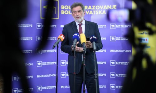 Ministar Fuchs pozitivan na koronavirus, razvio je vrlo blage simptome