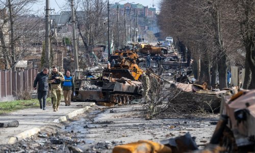 Moskva poručila: 'Masovne grobnice otkrivene u Buči su provokacija čija je namjera zaustaviti pregovore'. Zelenski UN-u pustio snimku ubijenih civila