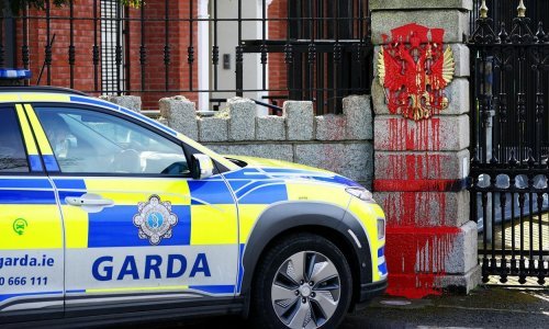 Rusko veleposlanstvo u Dublinu ostaje bez tople vode i grijanja jer im Irci ne žele prodati energente