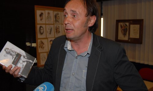 Gordan Nuhanović predstavio roman 'Zavod za apatiju'