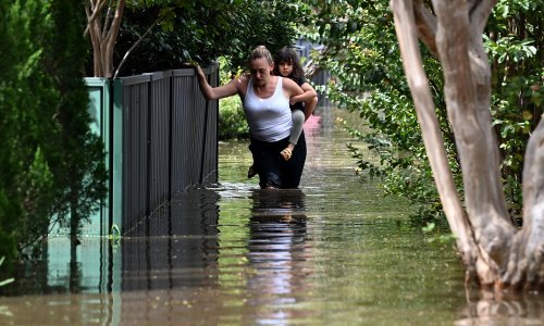 Sydney: Ceste pretvorene u bujice, ugrožene kuće, automobili zarobljeni u vodi