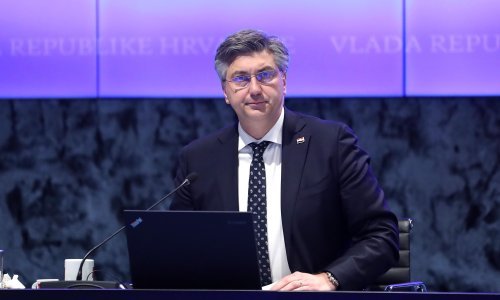 [FOTO] Plenković: Svako povezivanje današnje Hrvatske s ustaškim režimom i poricanje zločina za Vladu je neprihvatljivo