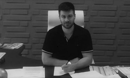 Hrvatski rukometaš Denis Tot preminuo je od posljedica premlaćivanja; dok je ležao na kolniku ženska osoba udarala ga nogom u glavu?!