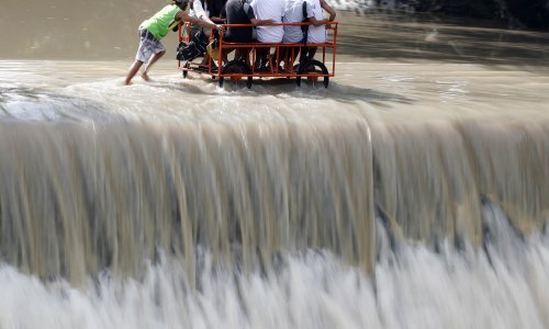 Oluja Megi pogodila Filipine, jedan mrtav, više od 17.000 napustilo domove