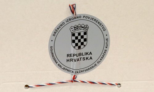 Oporba još dogovara kome pripada prazno mjesto u Državnom izbornom povjerenstvu