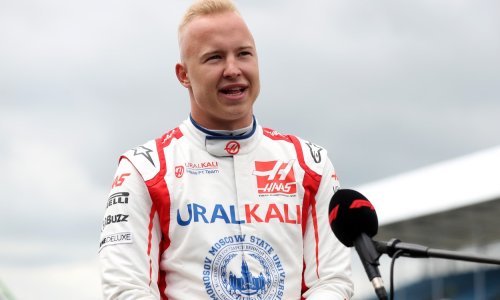 Kakav udarac za odbačenog vozača Formule 1 i njegovog bogatog oca; od ovoga će se teško oporaviti!