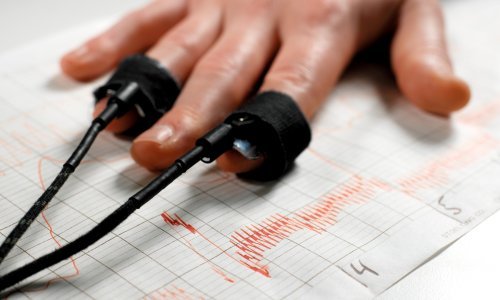 Ne tragajte za 'tajnim' znakovima laganja, povjerenje će vas učiniti sretnijim