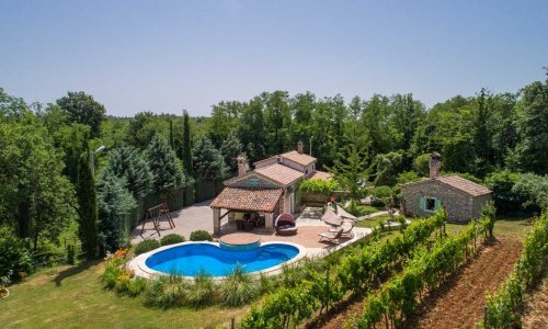 [FOTO] Počastite sebe i svoje najmilije proljetnim odmorom u vili s bazenom. Izabrali smo pet posebnih kamenih ljepotica