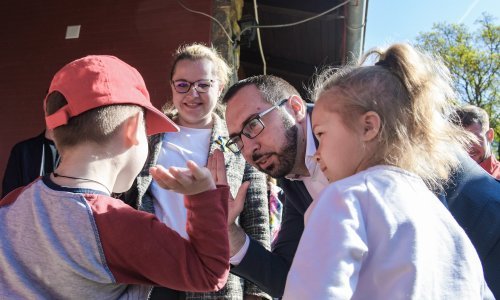 [FOTO/VIDEO] Tomašević posjetio raseljene osobe iz Ukrajine u Gradu mladih: Teško je reći što će biti dalje s ratnim sukobima