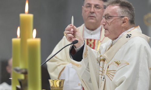 Uskrsna čestitka kardinala Bozanića: Svi u dubini srca žele mir