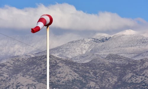 Za sav promet zatvoreni Paški most i državna cesta Maslenica-Zaton Obrovački