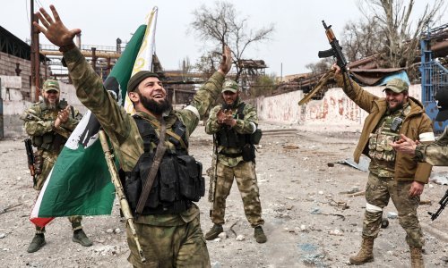 Rusi tvrde da ulaze u čeličanu Azovstal u Mariupolju, Zelenski kaže da je pozvao Macrona u Ukrajinu i uvjeri se u genocid