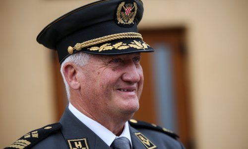 Miljavac: 'Bilo je pritisaka oko pomilovanja Perkovića i Mustača'