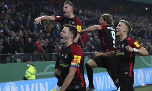 Freiburgova sezona za pamćenje; osim što su u prvenstvu na bod od mjesta u Ligi prvaka, osigurali su i prvi nastup u finalu Kupa