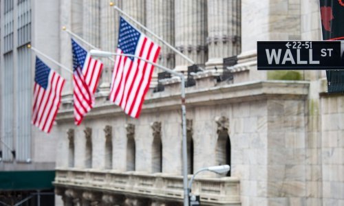 Wall Street skočio više od jedan posto; ulagači ohrabreni dobrim rezultatima tvrtki i umirujućim porukama bankara