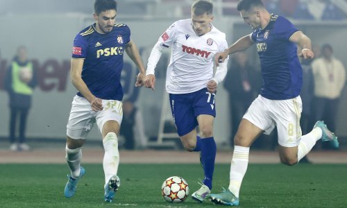 Bliži se derbi Hajduka i Dinama; svi se pitaju hoće li biti crvenog kartona ili penala? Ako je ovome vjerovati gol će zabiti Livaja i Oršić