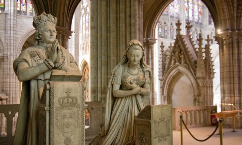 Je li Marie Antoinette doista poručila 'Neka jedu kolače'?