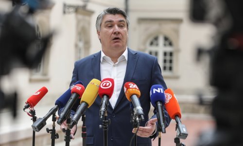 [VIDEO] Milanović: Tko je odgovoran za ovoliko smrti u Ukrajini? Ukrajinci ili oni koji su ih huškali na to? Ja i Rusija? Helouuu