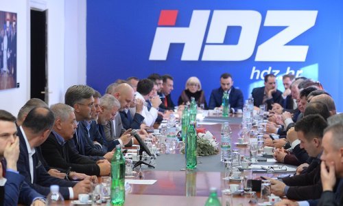 HDZ i ovaj mjesec najjača stranka, SDP se ustabilio na drugom mjestu