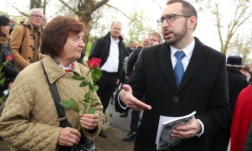 Tomašević: 'Zakonom treba zabraniti ustaški pozdrav i otkrivanje spomenika ustaškim žrtvama'