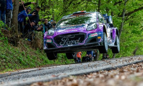 Pogledajte kako je francuski vozač na WRC Croatia Rallyju izletio sa staze u dvorište jedne kuće; zatim je od obitelji doživio nešto što nije očekivao